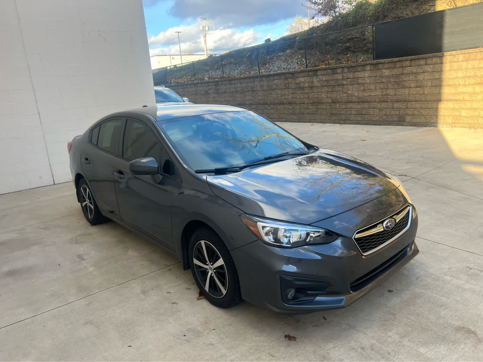 2019 Subaru Impreza 2.0i Premium photo 3