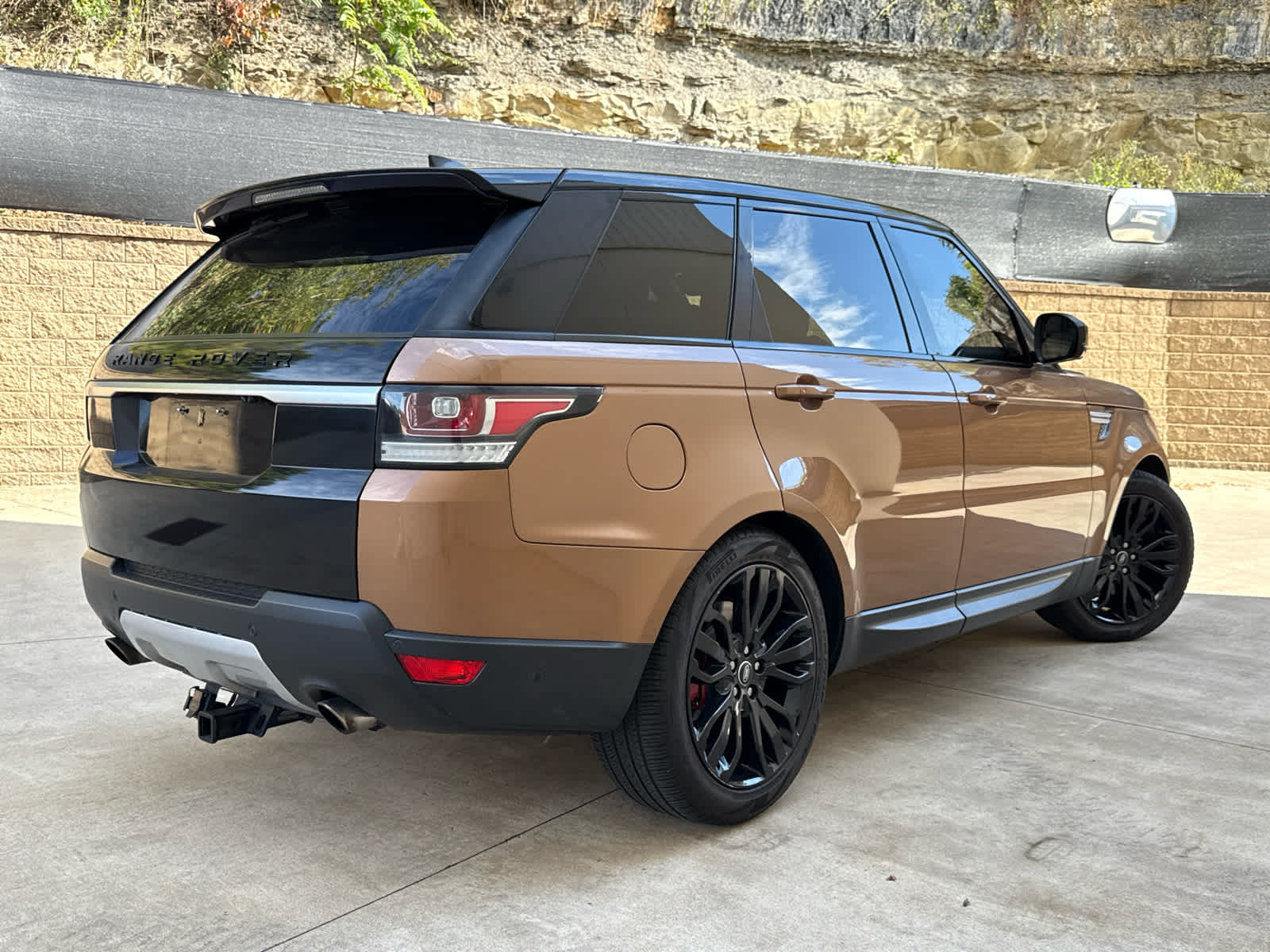 2017 Land Rover Range Rover Sport SuperCharged photo 3