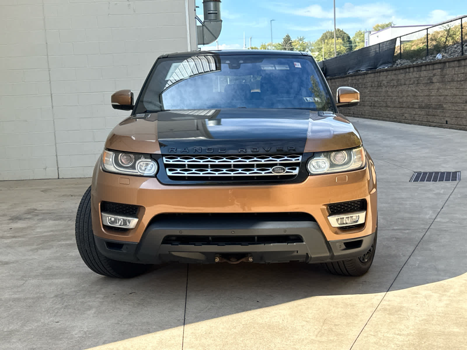 2017 Land Rover Range Rover Sport SuperCharged photo 2