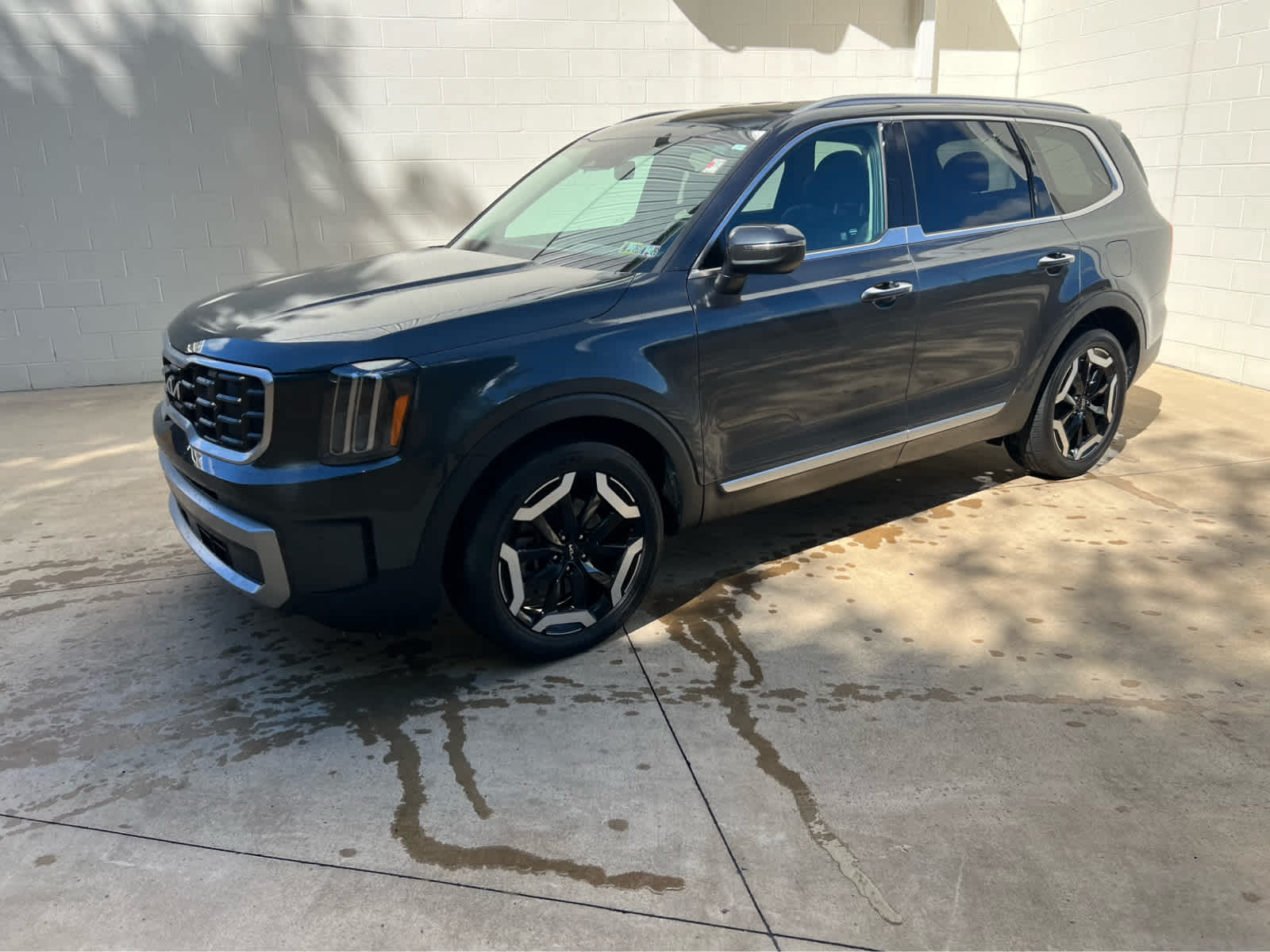2023 Kia Telluride S photo 2