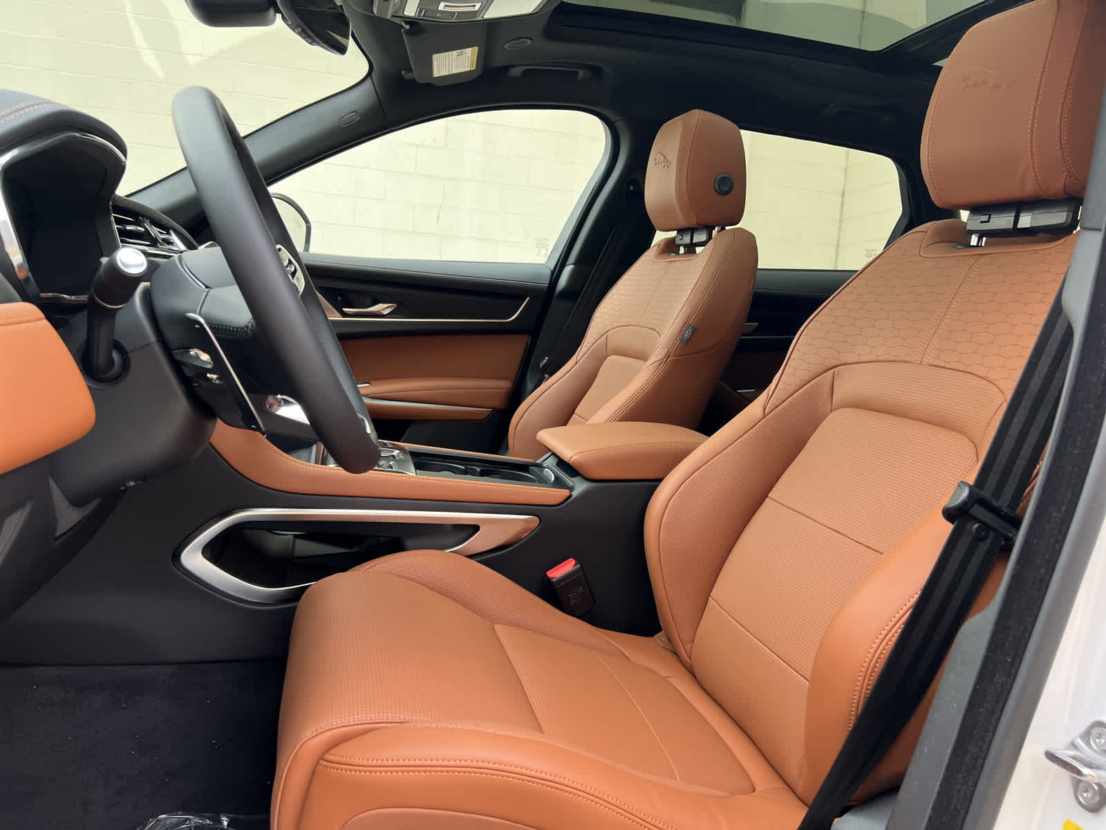 2025 Jaguar F-PACE R-Dynamic S - Photo 12