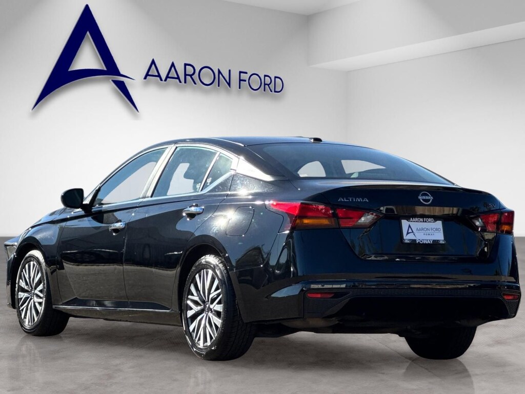 Used 2023 Nissan Altima 2.5 SV Sedan