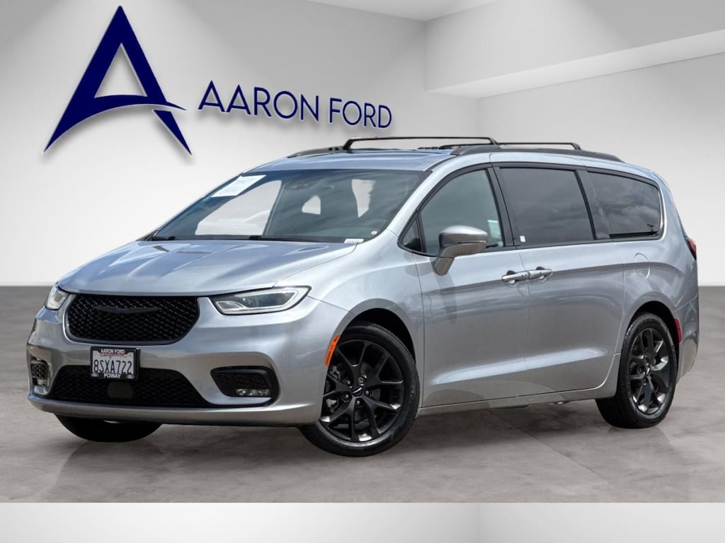Used 2021 Chrysler Pacifica Touring Minivan/Van