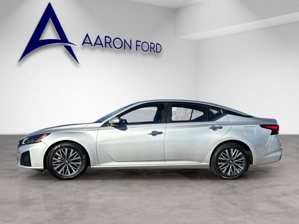 Used 2023 Nissan Altima 2.5 SV Sedan