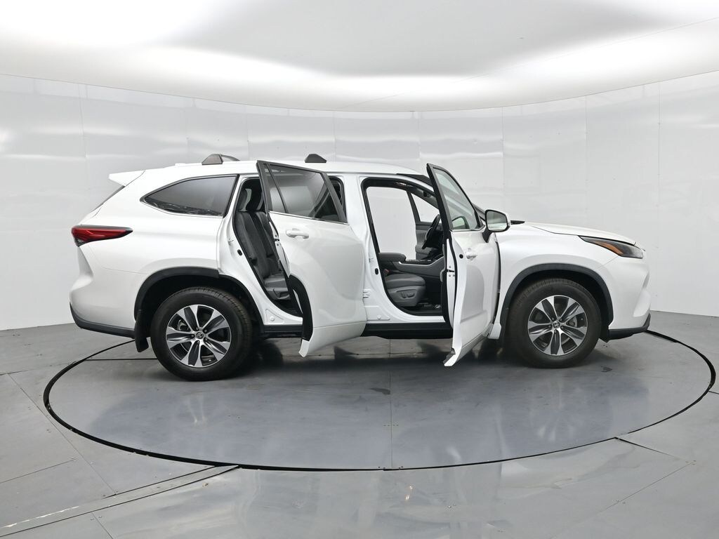 Used 2023 Toyota Highlander XLE SUV