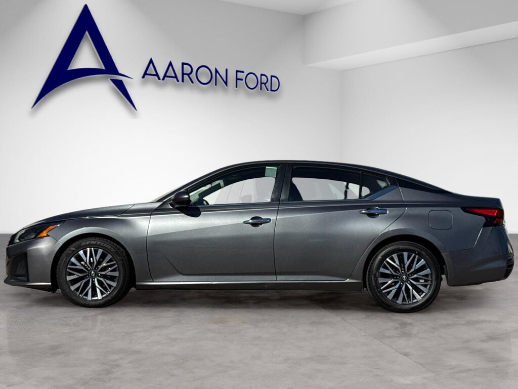 Used 2023 Nissan Altima 2.5 SV Sedan