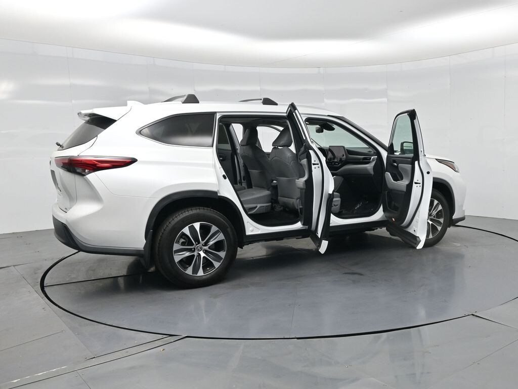 Used 2023 Toyota Highlander XLE SUV