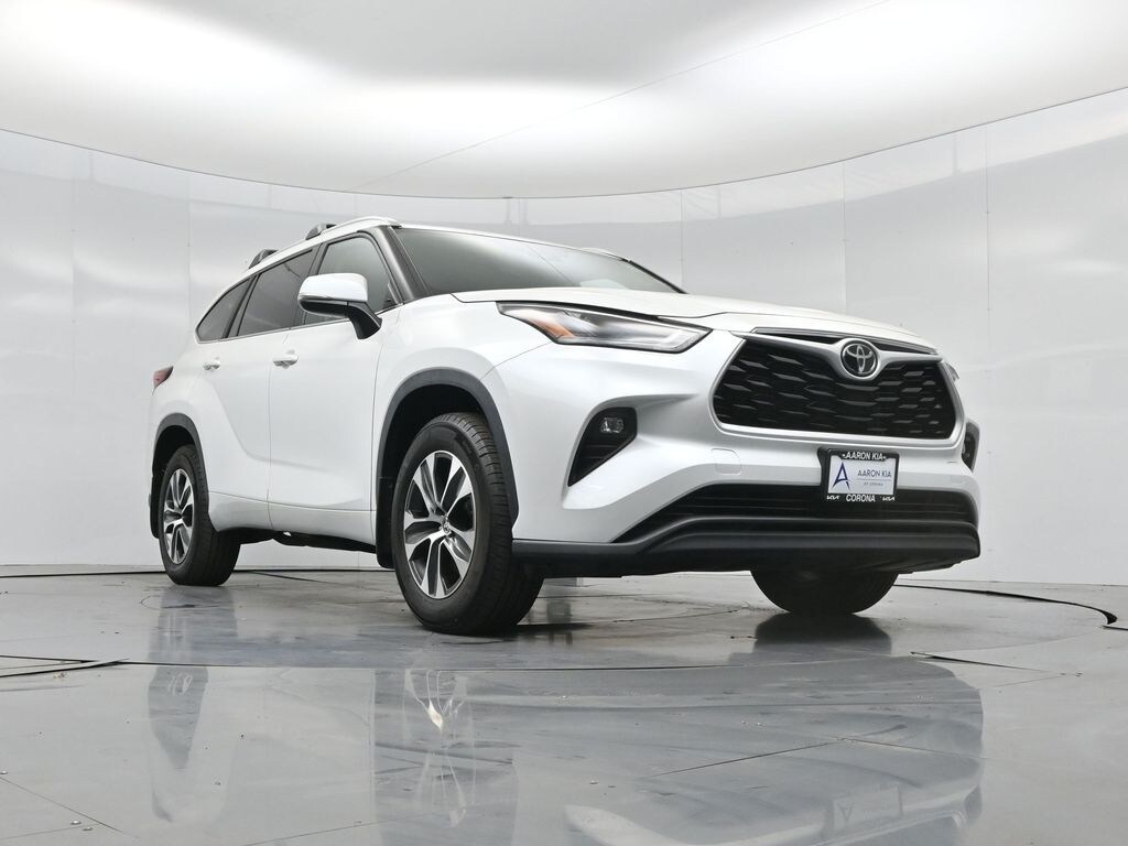 Used 2023 Toyota Highlander XLE SUV