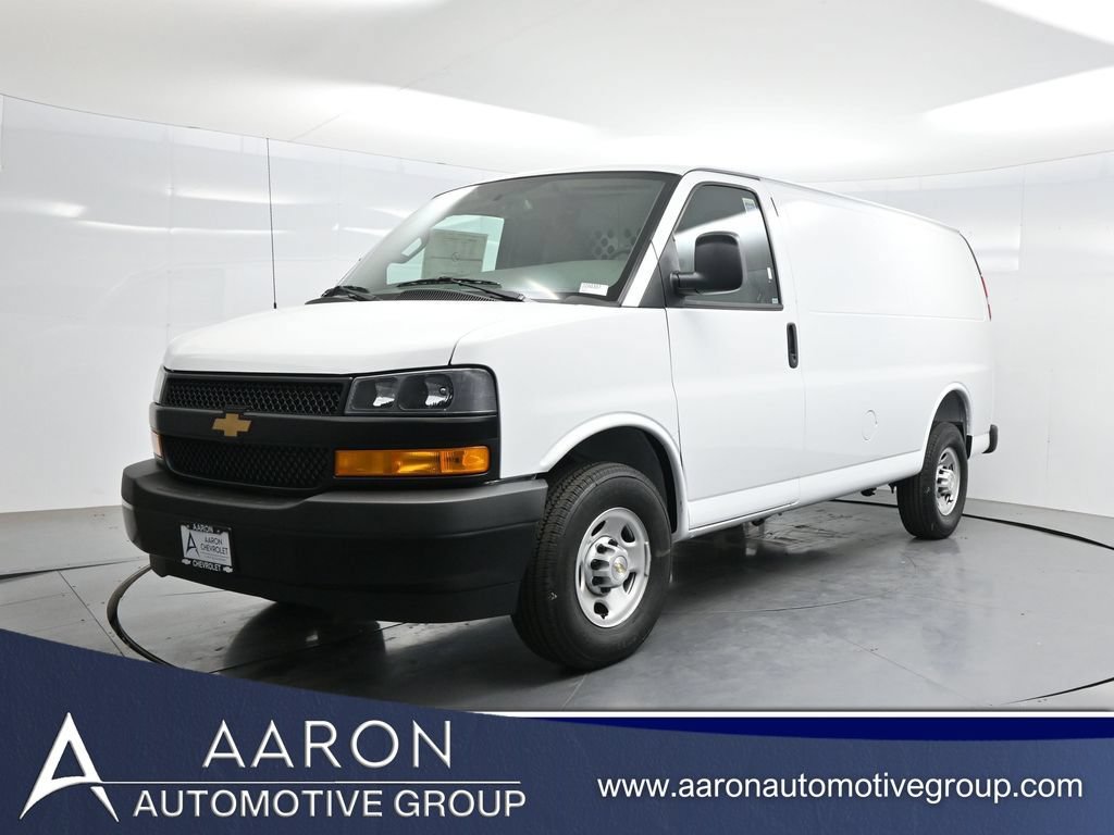 2026 Chevrolet Express 2500 Work Van HD's photo