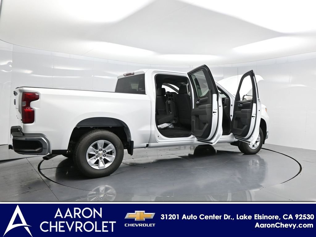 2025 Chevrolet Silverado 1500 LT photo 4