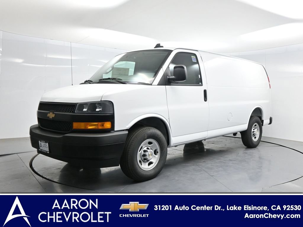 2026 Chevrolet Express 2500 Work Van HD's photo