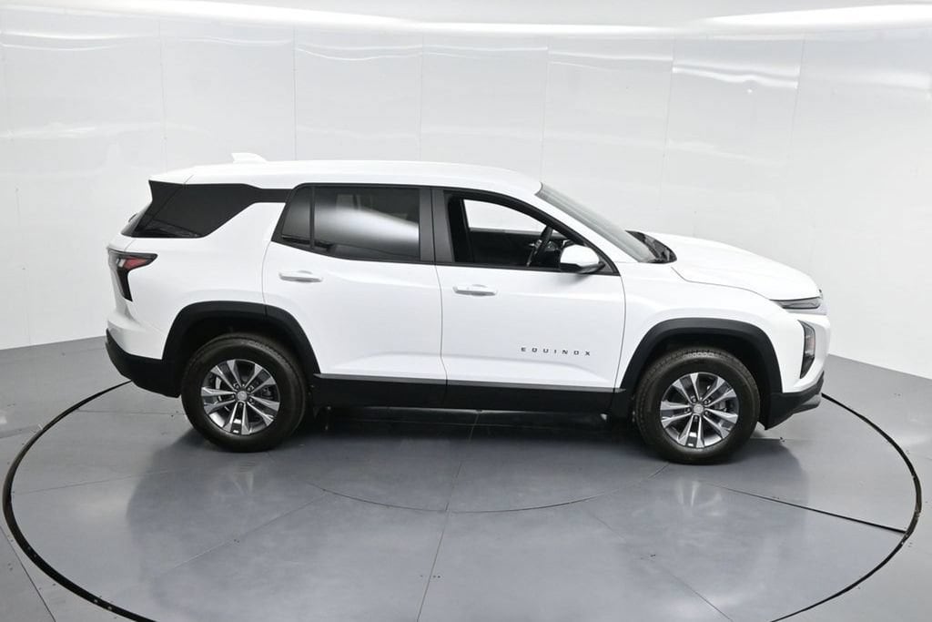 2026 Chevrolet Equinox LT - Photo 45