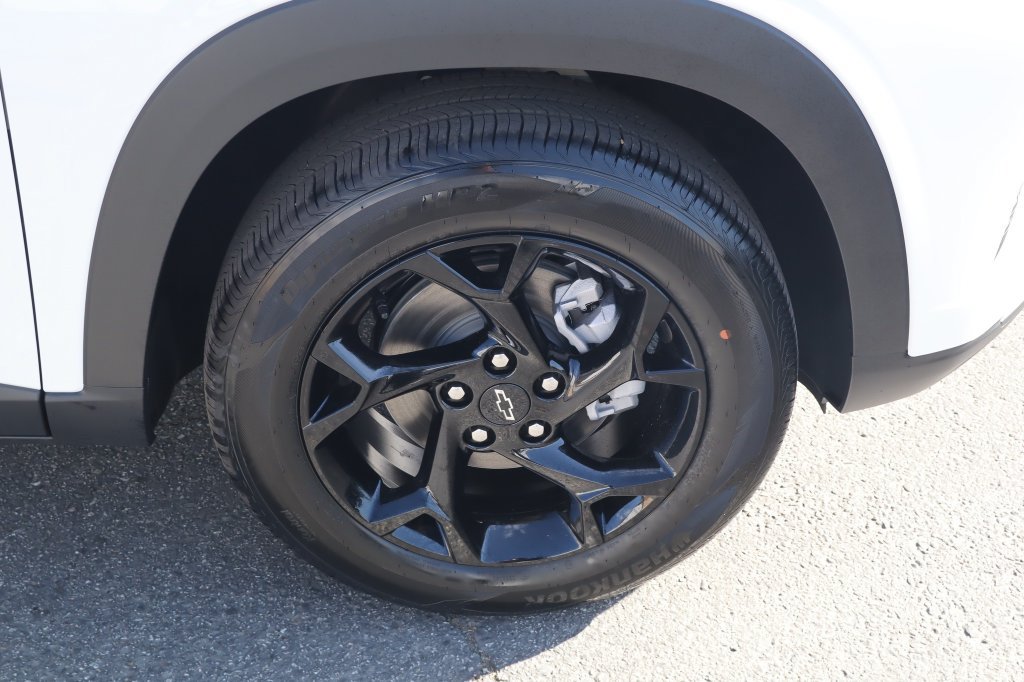 2026 Chevrolet Trax LT - Photo 13