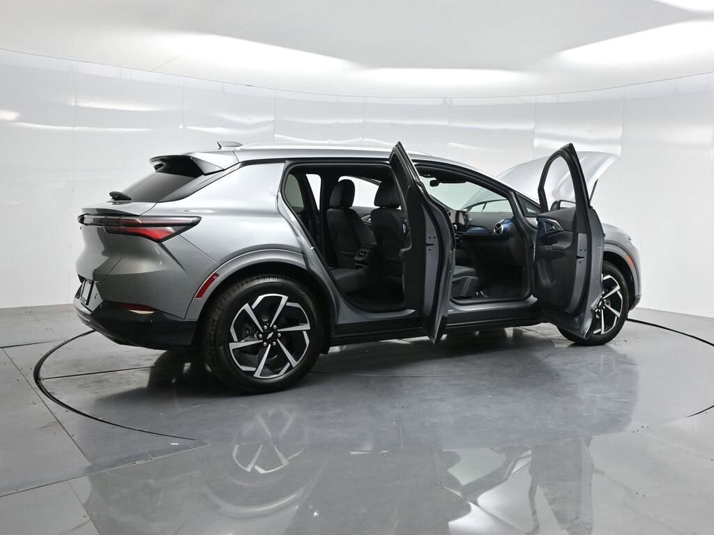 Used 2024 Chevrolet Equinox EV LT w/2LT SUV