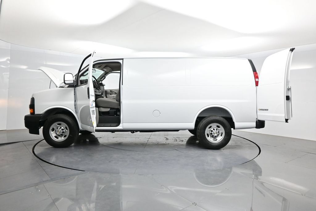 2026 Chevrolet Express Cargo Work Van - Photo 51