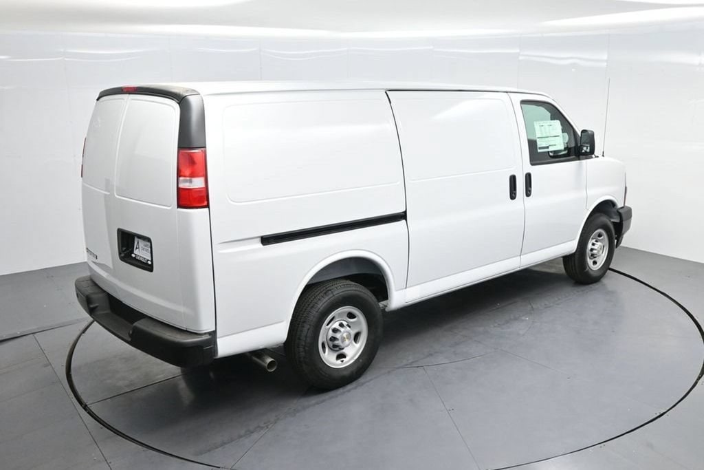 2026 Chevrolet Express Cargo Work Van - Photo 57