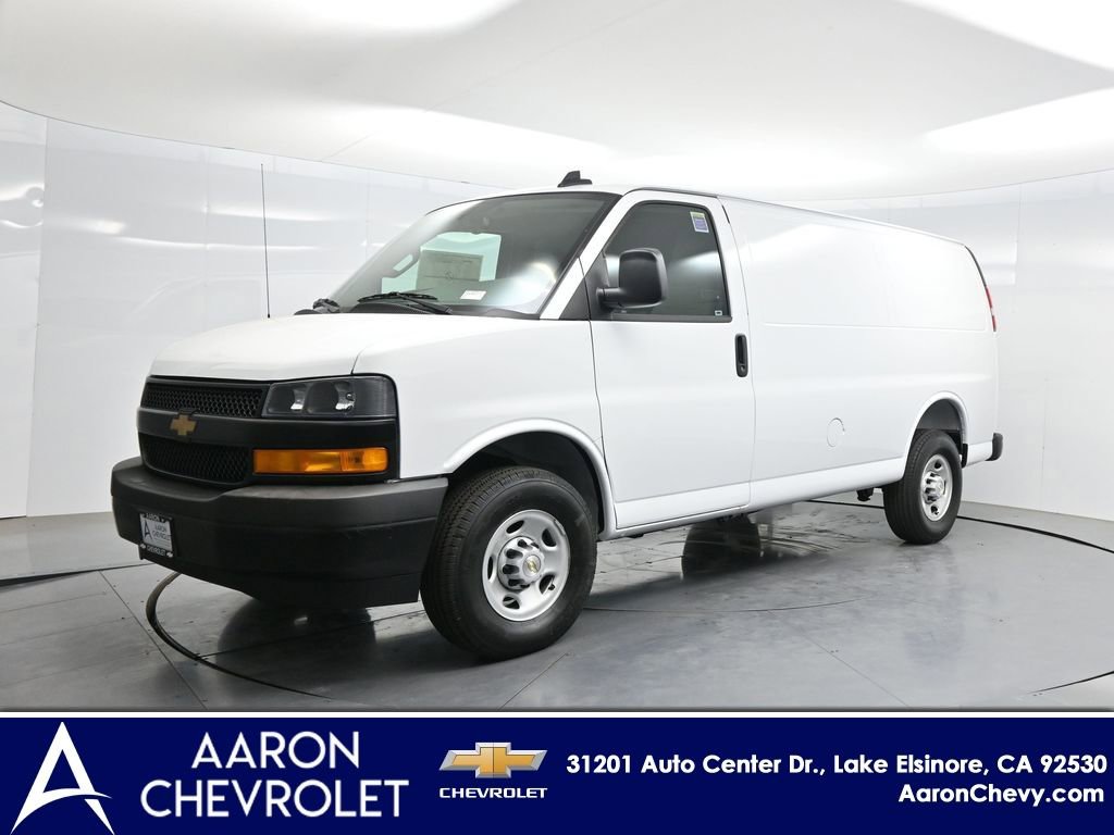 2026 Chevrolet Express 2500 Work Van HD's photo