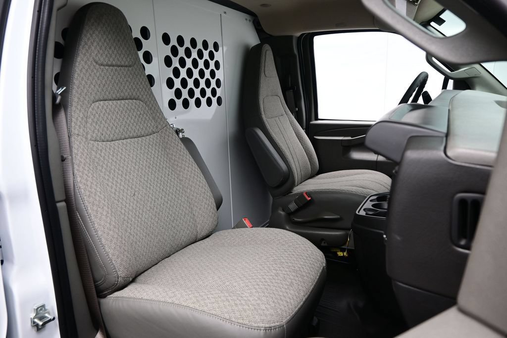 2026 Chevrolet Express Cargo Work Van - Photo 11