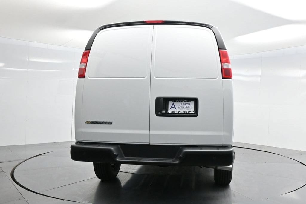 2026 Chevrolet Express Cargo Work Van - Photo 37