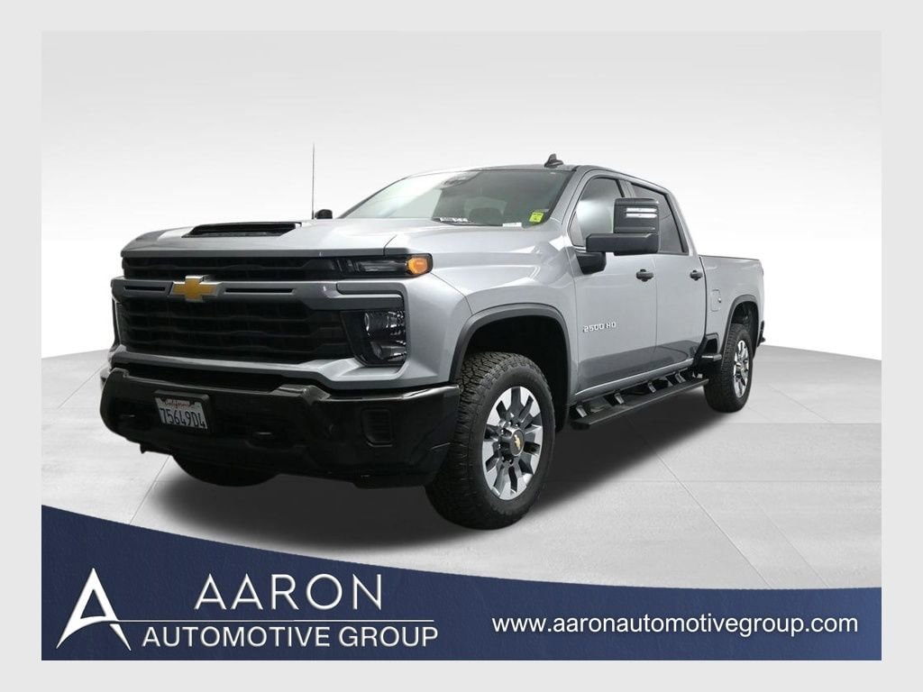 2025 Chevrolet Silverado HD Custom 4WD Crew Cab Standard Box's photo