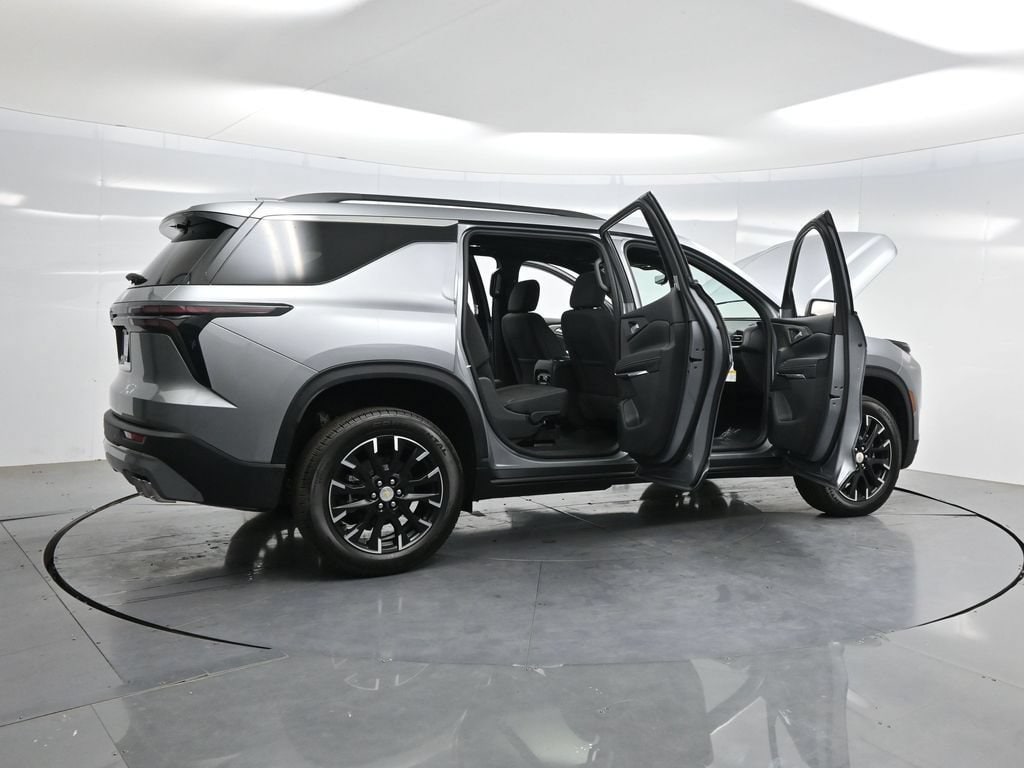 2026 Chevrolet Traverse LT - Photo 4