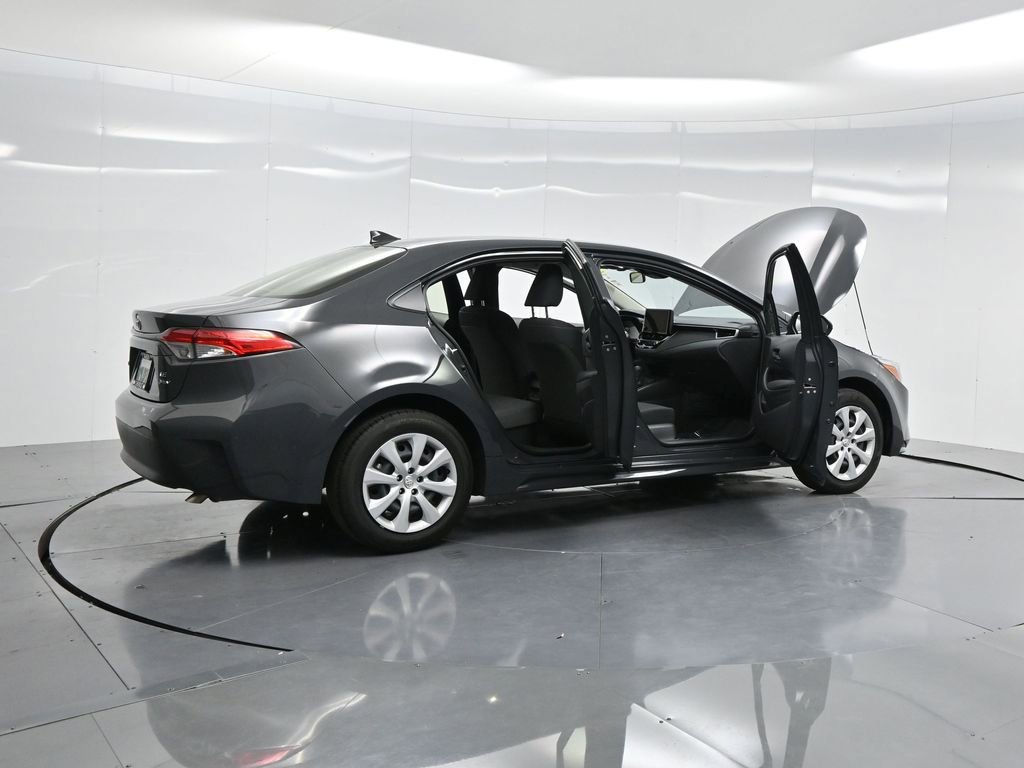 2025 Toyota Corolla Hybrid LE photo 4