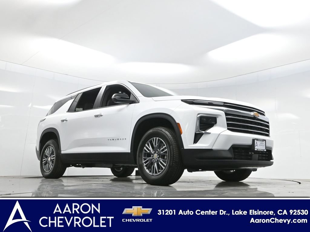 2026 Chevrolet Traverse photo 2