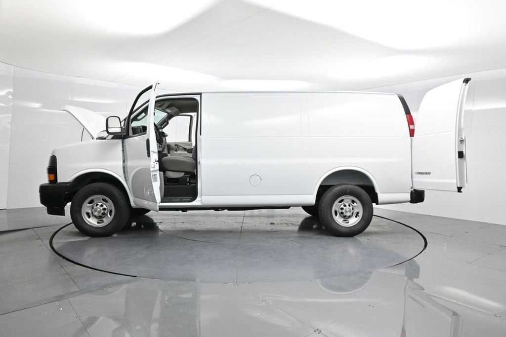 2026 Chevrolet Express Cargo Work Van - Photo 45