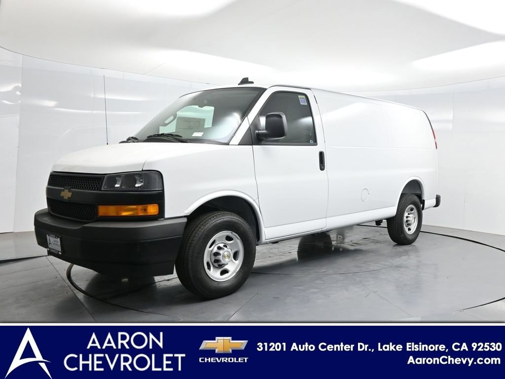 2026 Chevrolet Express 2500 Work Van HD's photo