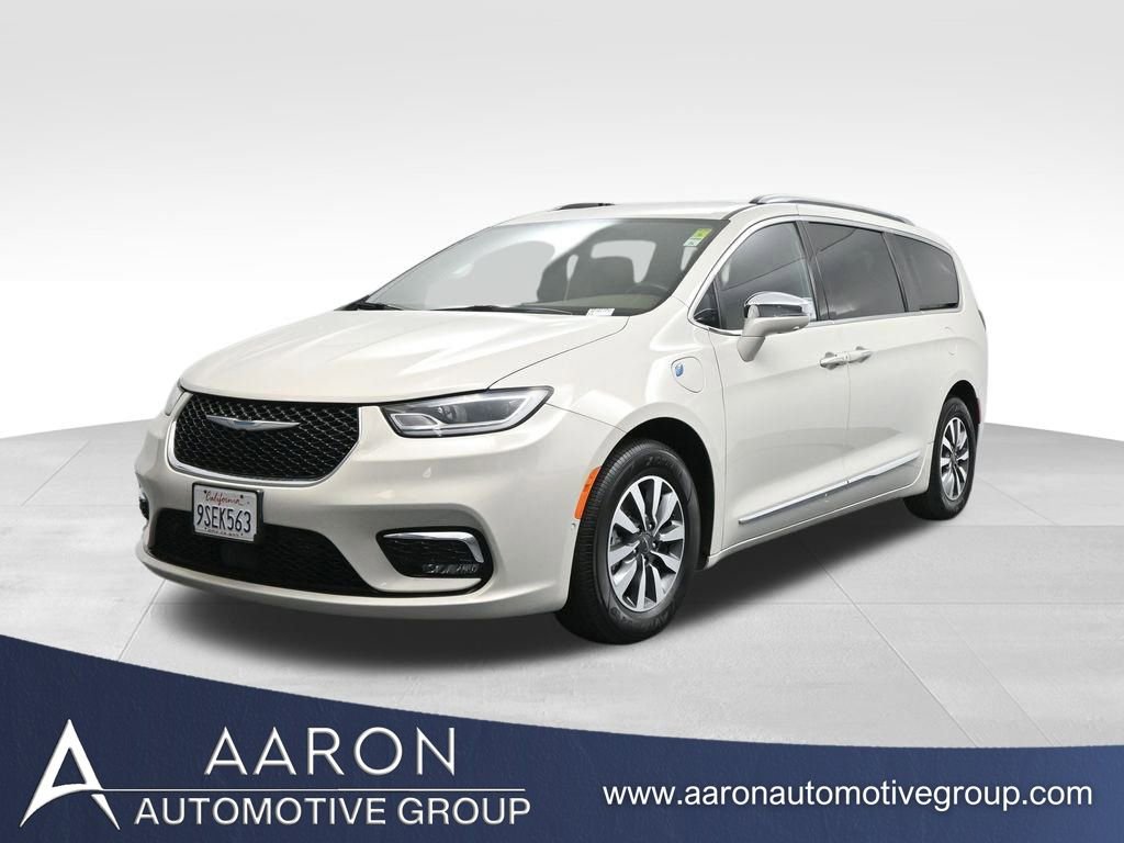 2021 Chrysler Pacifica Hybrid Limited's photo