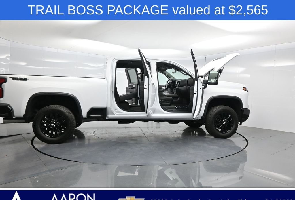 2025 Chevrolet Silverado 2500 HD LTZ photo 2