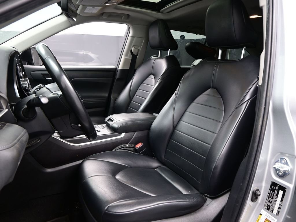 2022 Toyota Highlander XLE photo 6