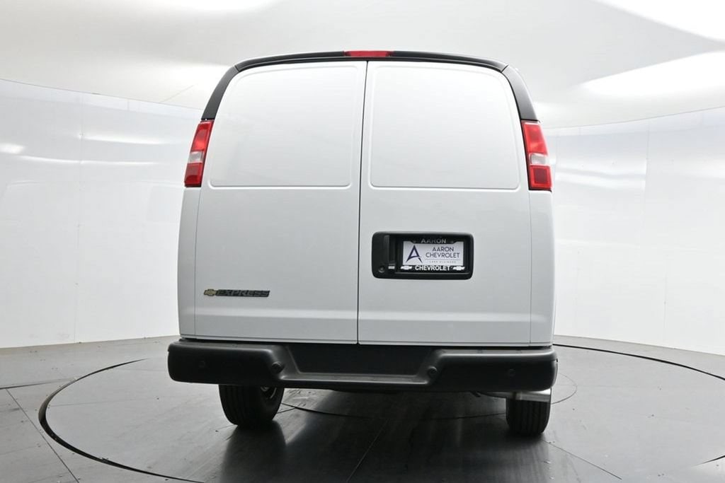 2026 Chevrolet Express Cargo Work Van - Photo 43
