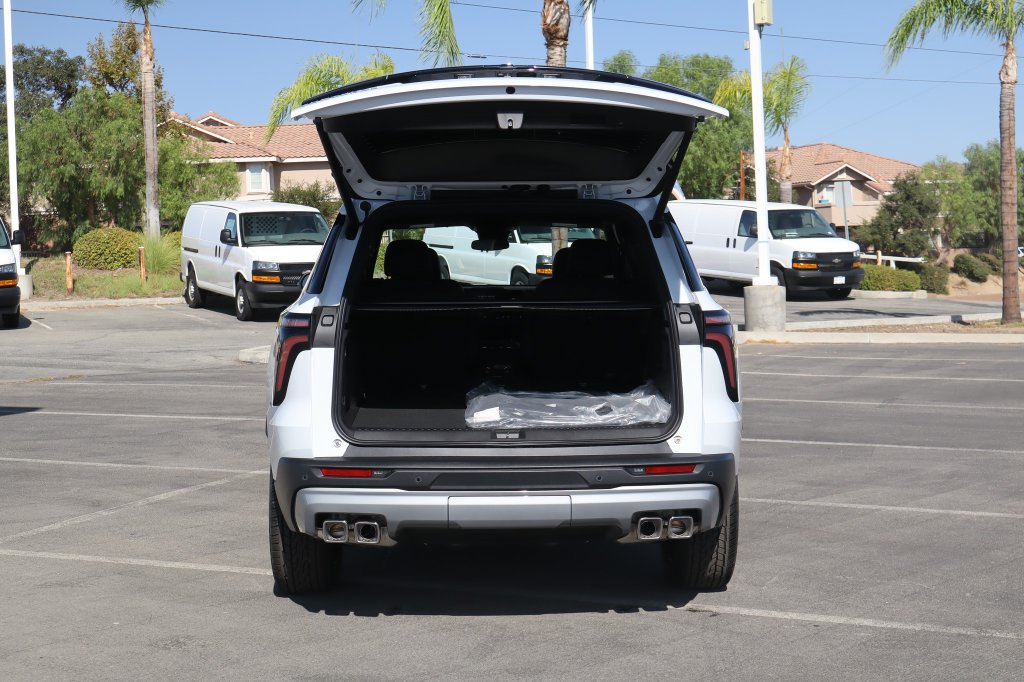 2027 Chevrolet Traverse LT - Photo 33