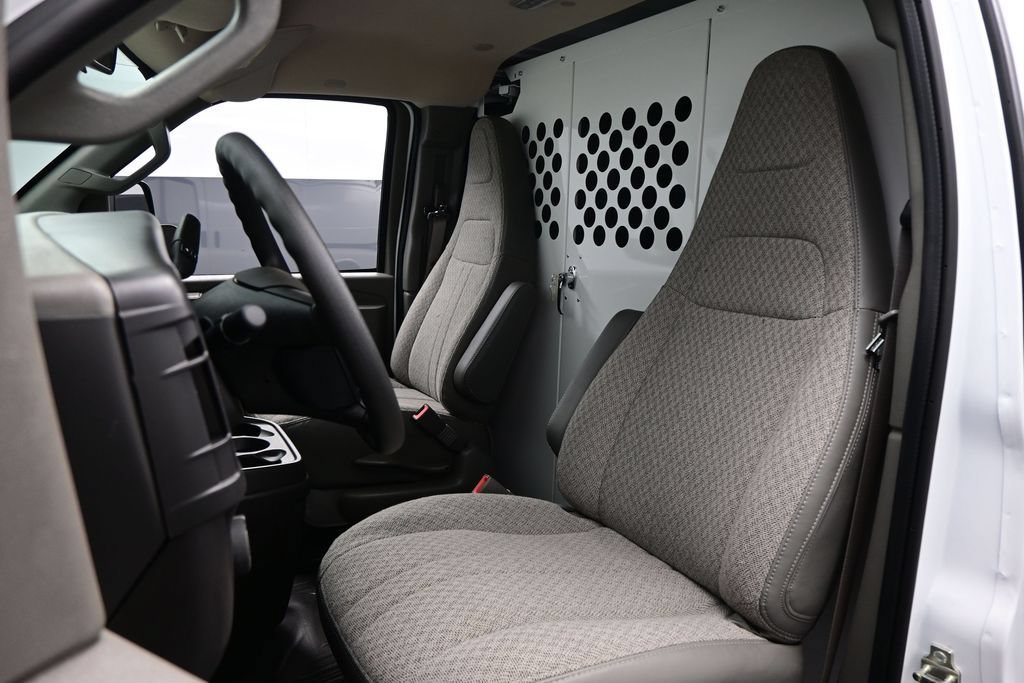 2026 Chevrolet Express Cargo Work Van - Photo 9