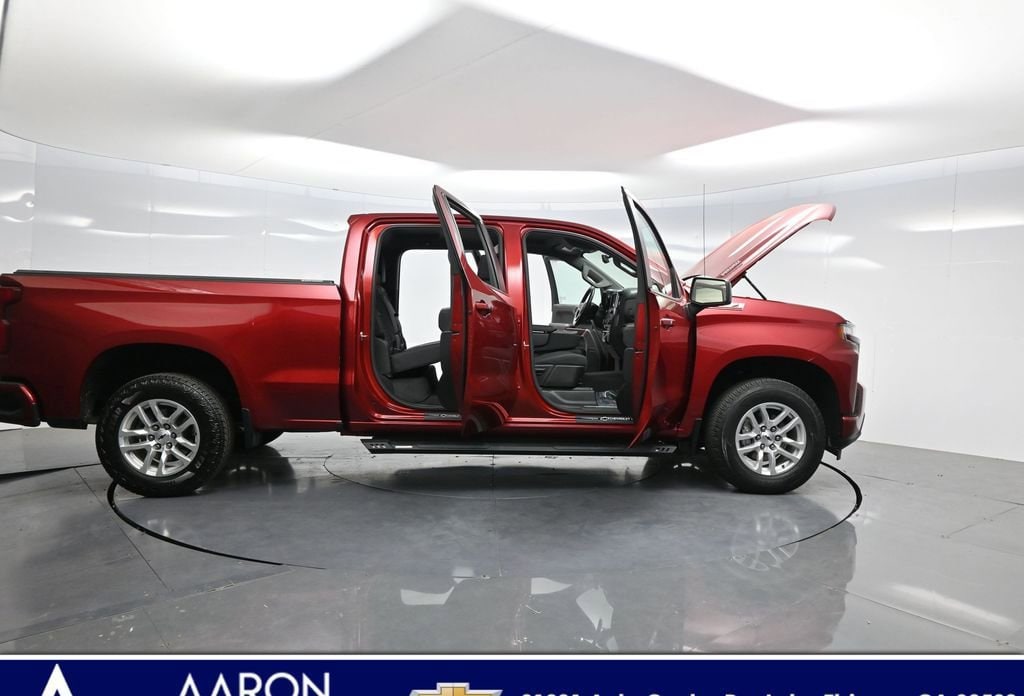 2021 Chevrolet Silverado 1500 RST photo 2