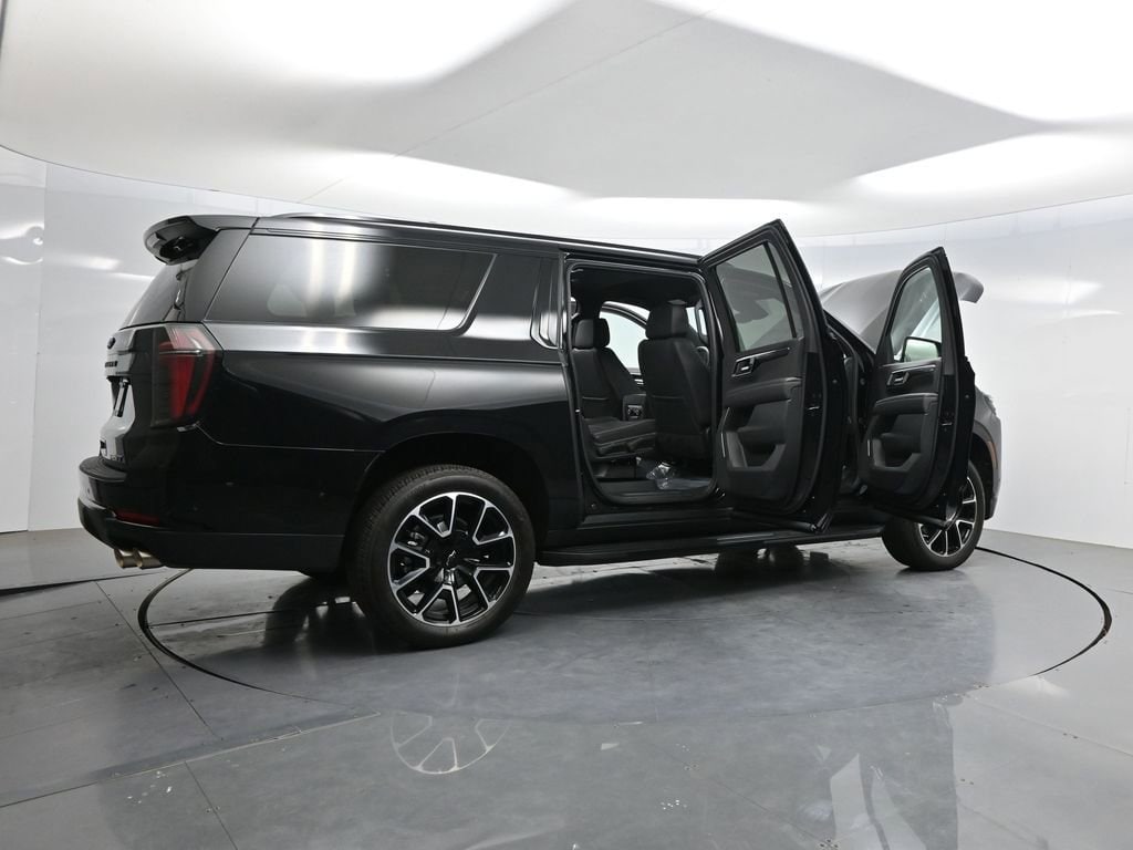 Used 2025 Chevrolet Suburban RST SUV