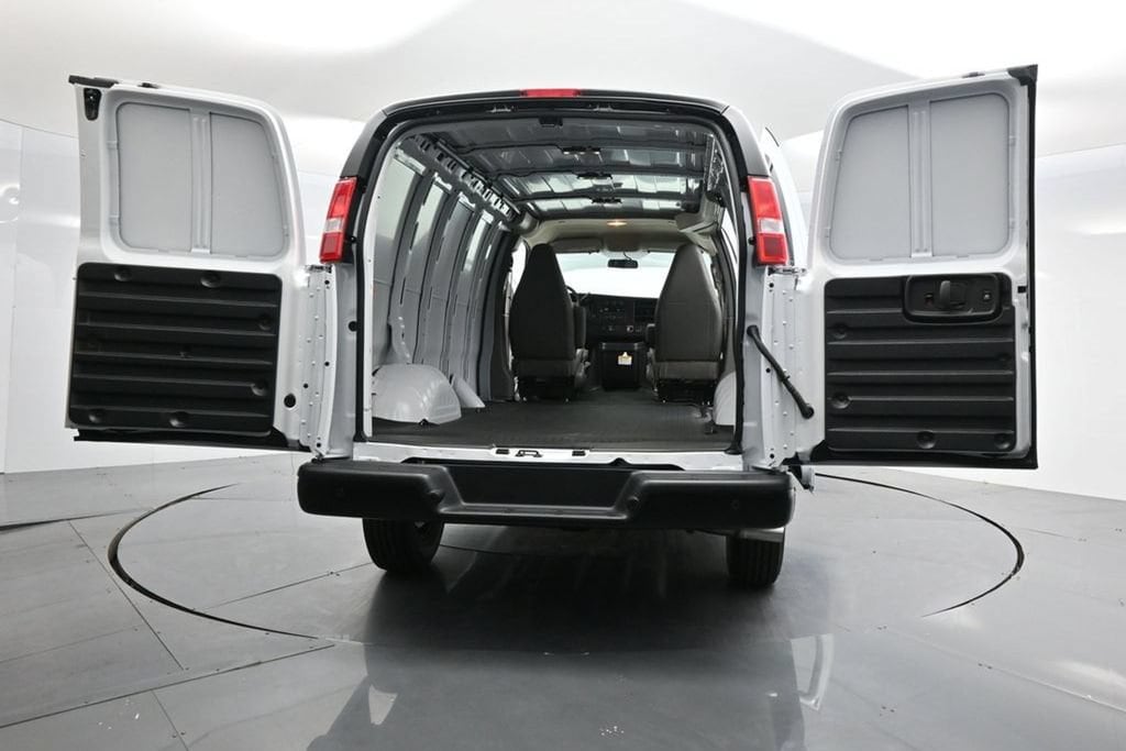 2026 Chevrolet Express Cargo Work Van - Photo 43