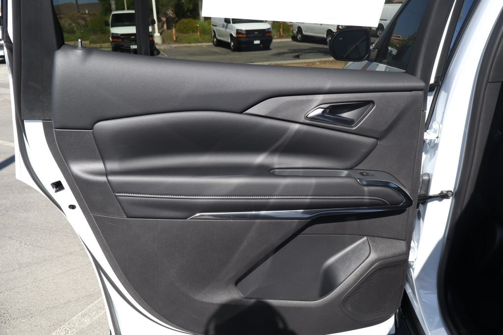 2027 Chevrolet Traverse LT - Photo 32
