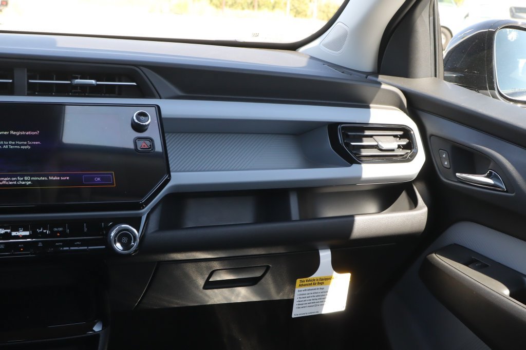 2027 Chevrolet Bolt LT - Photo 27