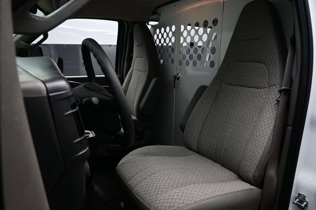2026 Chevrolet Express Cargo Work Van - Photo 9