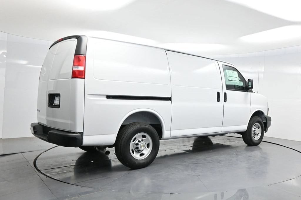 2026 Chevrolet Express Cargo Work Van - Photo 7