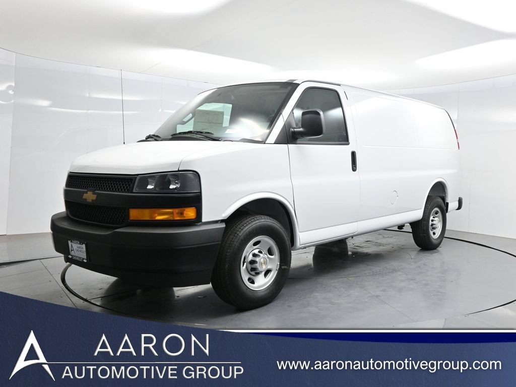 2026 Chevrolet Express 2500 Work Van HD's photo