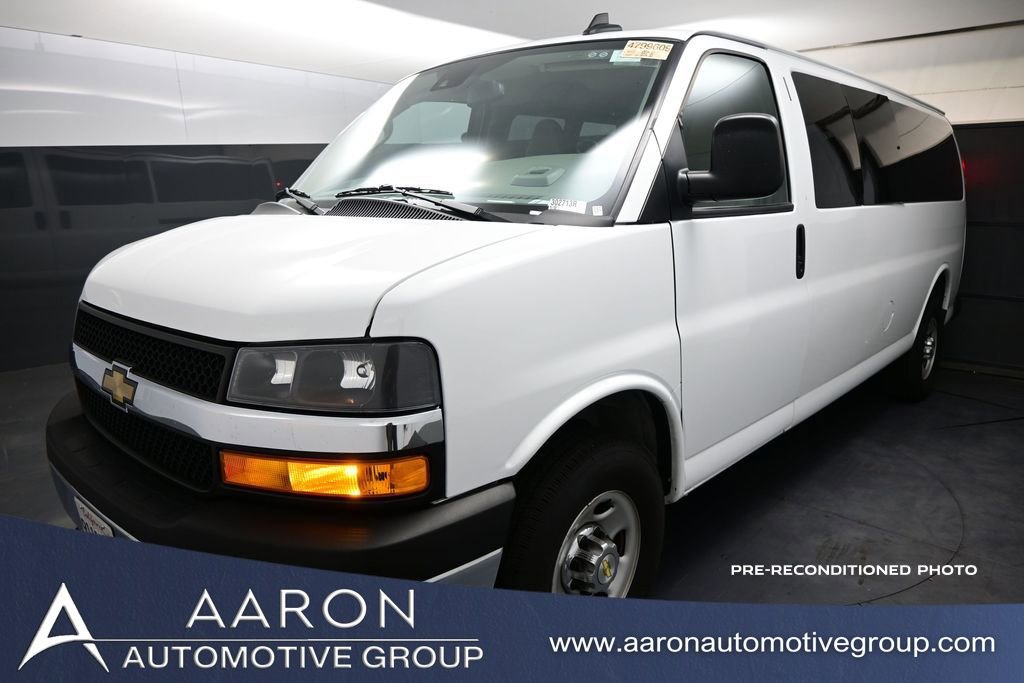 2024 Chevrolet Express 3500 LT Extended's photo