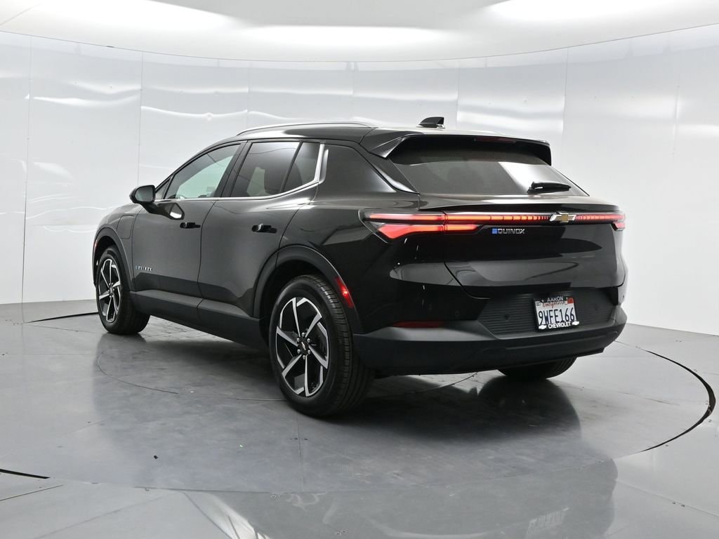 2026 Chevrolet Equinox EV LT 2 photo 4