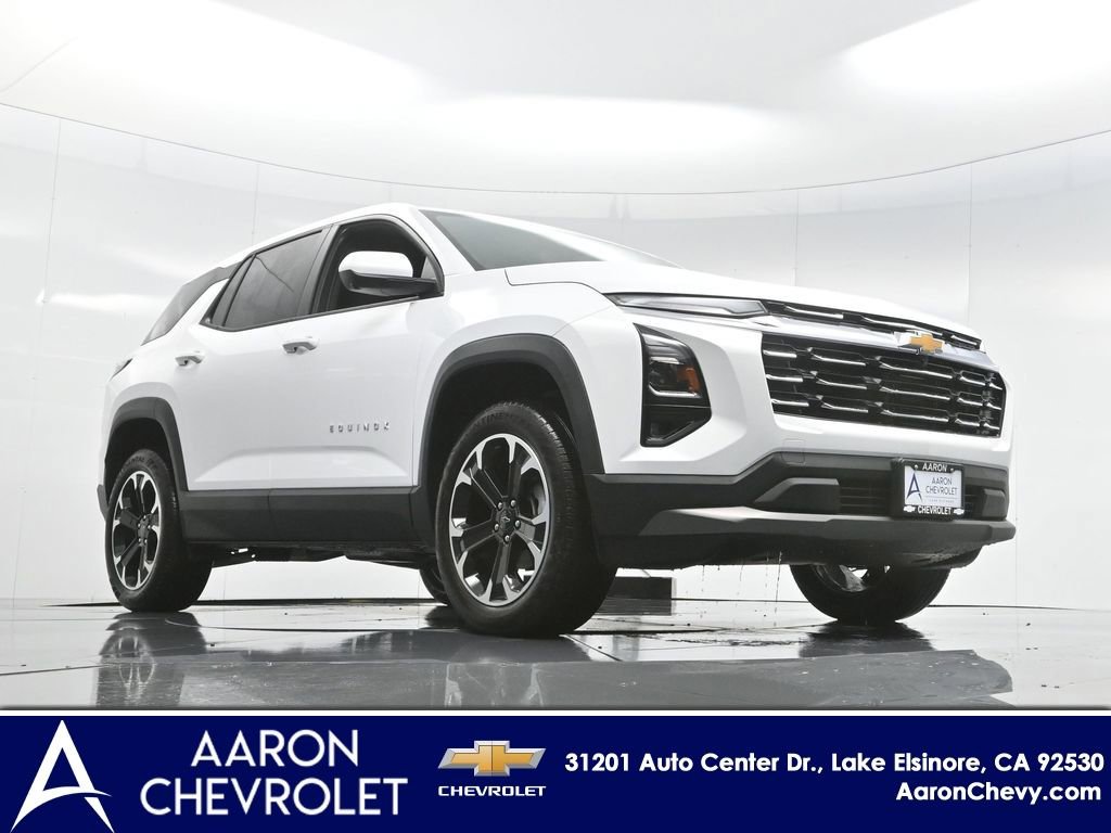 2025 Chevrolet Equinox LT photo 2
