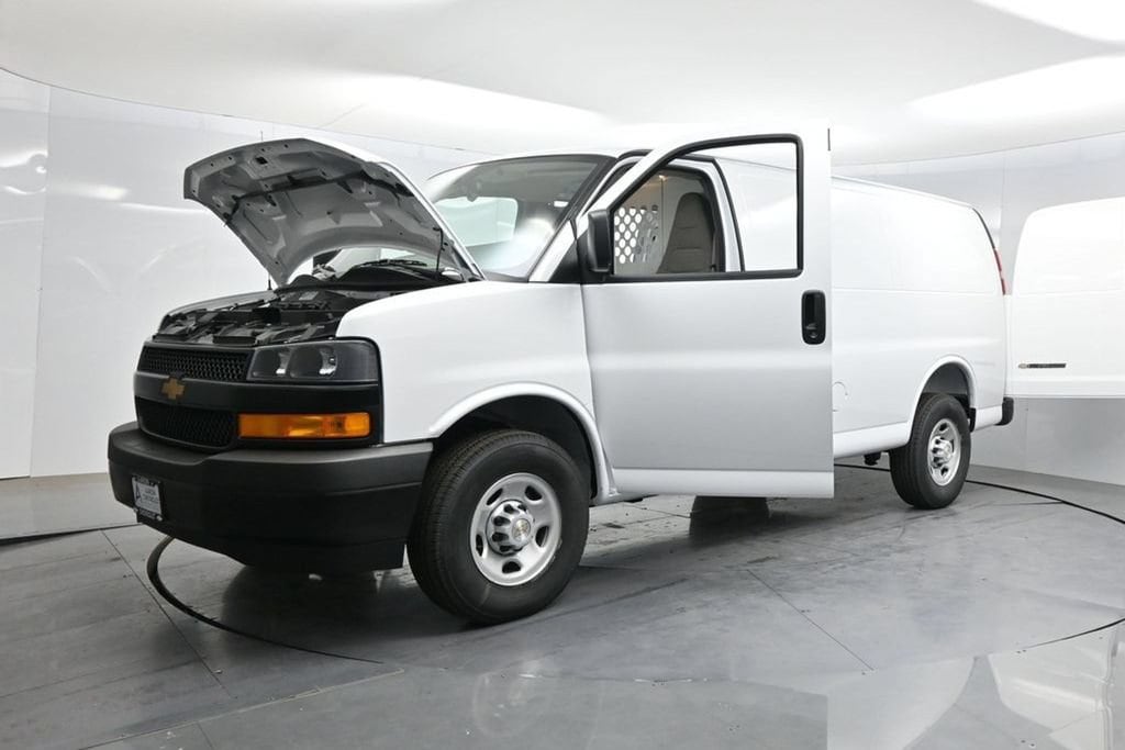 2026 Chevrolet Express Cargo Work Van - Photo 45