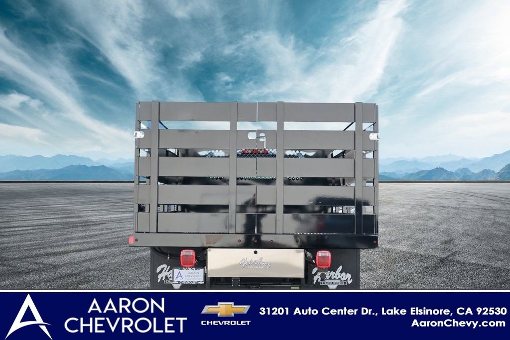 2023 Chevrolet Silverado 6500HD Work Truck photo 3