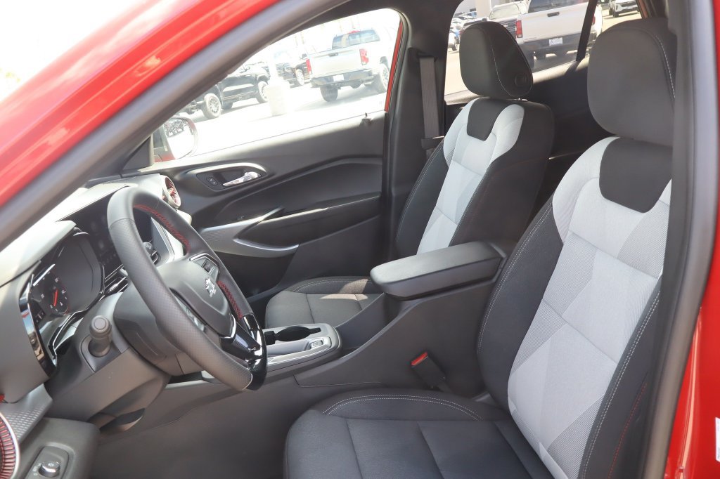 2026 Chevrolet Trax RS - Photo 18