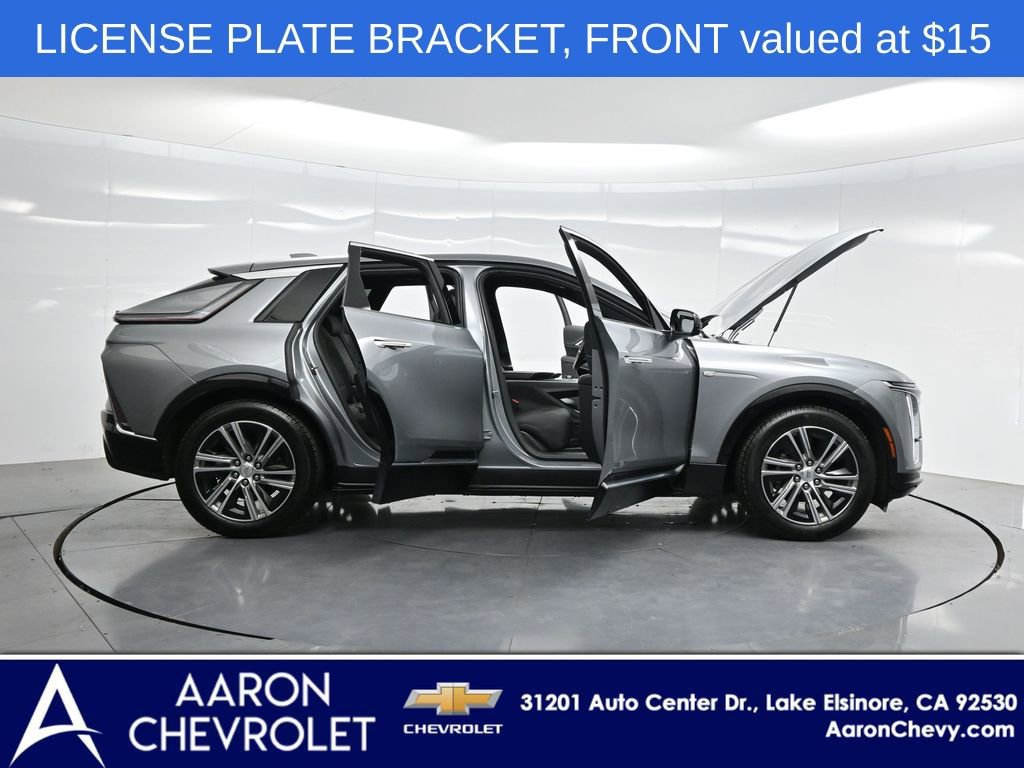 2024 CADILLAC LYRIQ Luxury photo 2